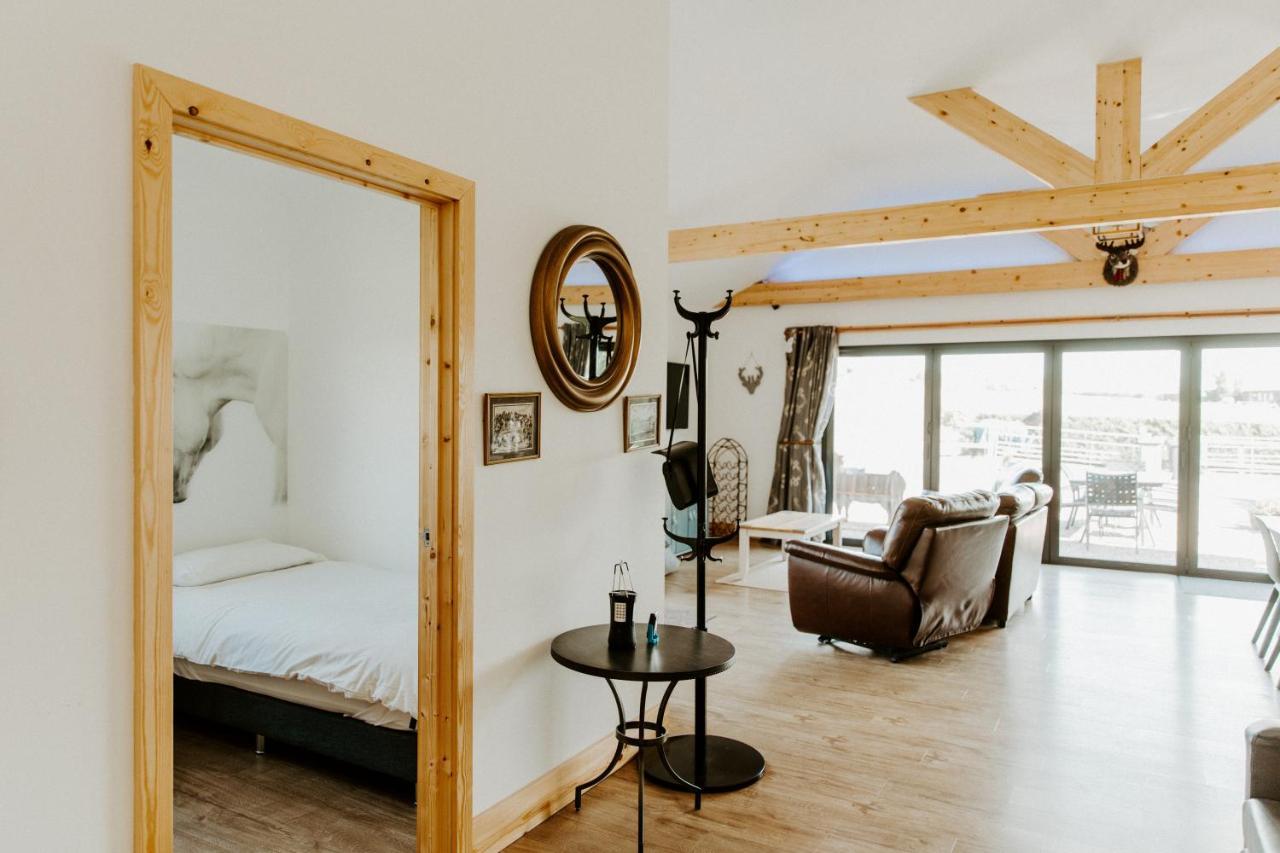 King Richard'S Luxury Lodge - Sleeps Up To 8 ,Dog Friendly ,Near Sherwood Forest At Fairview Farm In Nottingham Set In 88 Acres And Great For Groups,Family Gatherings,Corporate Events المظهر الخارجي الصورة