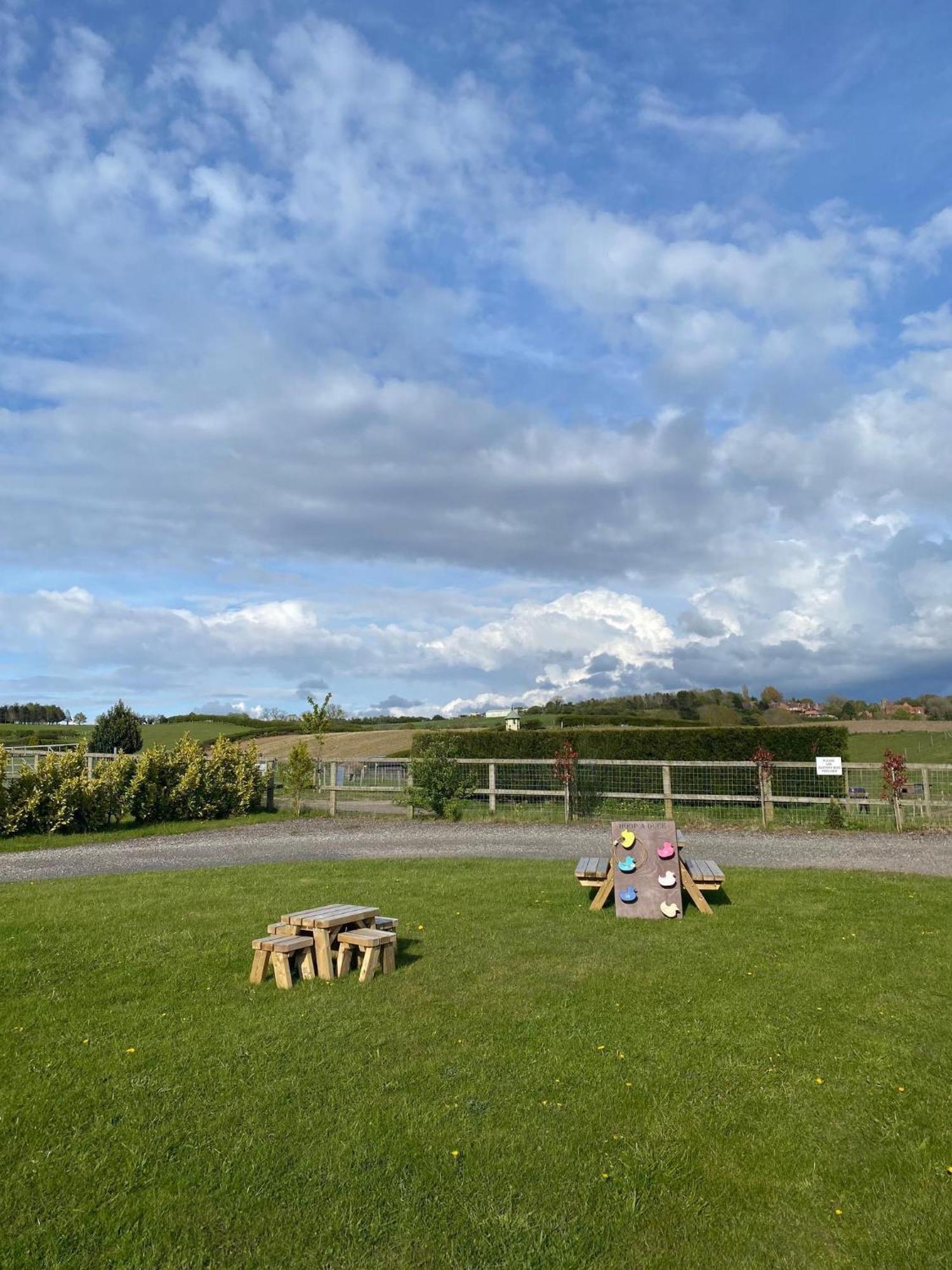 King Richard'S Luxury Lodge - Sleeps Up To 8 ,Dog Friendly ,Near Sherwood Forest At Fairview Farm In Nottingham Set In 88 Acres And Great For Groups,Family Gatherings,Corporate Events المظهر الخارجي الصورة