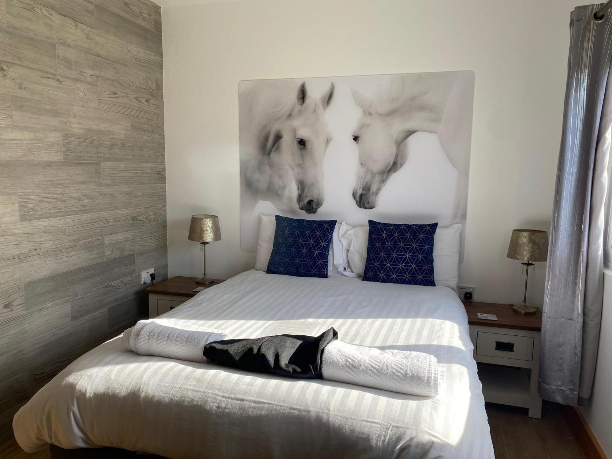 King Richard'S Luxury Lodge - Sleeps Up To 8 ,Dog Friendly ,Near Sherwood Forest At Fairview Farm In Nottingham Set In 88 Acres And Great For Groups,Family Gatherings,Corporate Events المظهر الخارجي الصورة